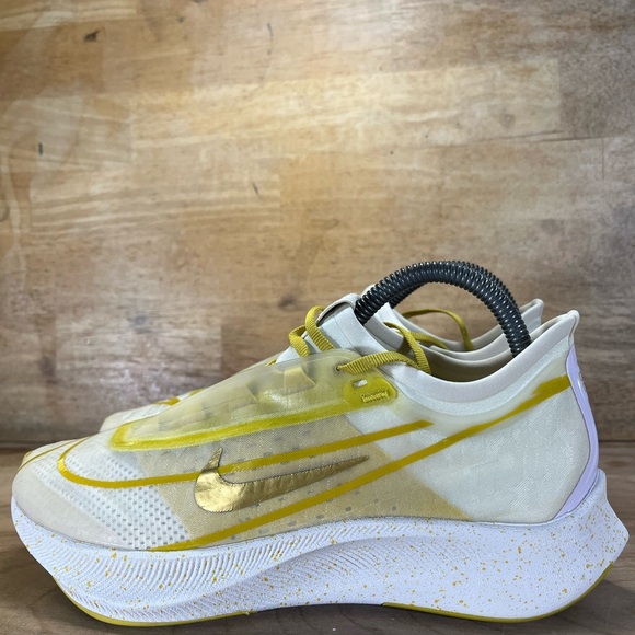 NEW Nike Zoom Fly 3 Womens Size 8.5 Running Shoes Sneakers Light Cream Gold - Picture 4 of 10